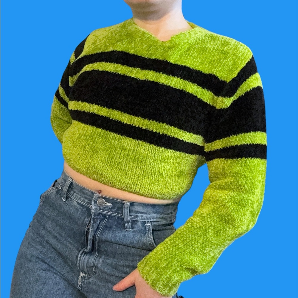 VINTAGE LIME GREEN CRAYOLA LONG SLEEVE SWEATER 💚🍉🖤